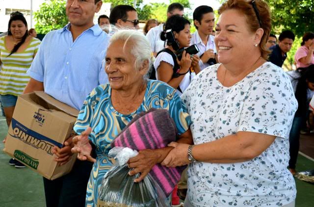 Life's a Beach Playa del Carmen Blog - Christmas Dreams and DIF helping the elderly of Solidaridad