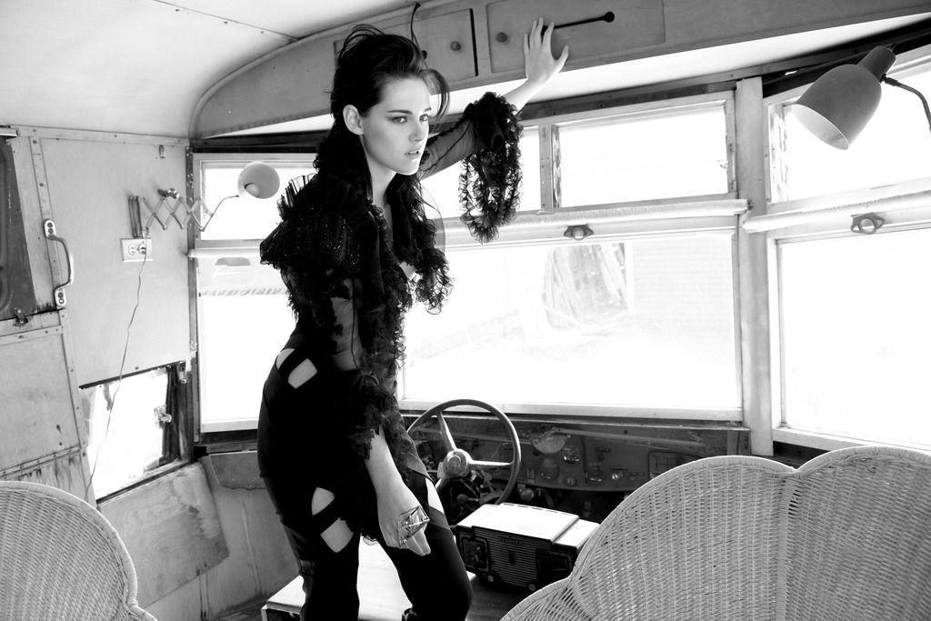 photo ADORINGKS-FLAUNT2010 11-1.jpg