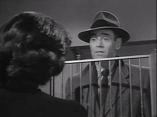 falsoculpablecapt1 zps08c426e4 - Falso culpable (1956) [Hitchcock] [DvdRip] [Esp] [Intriga]